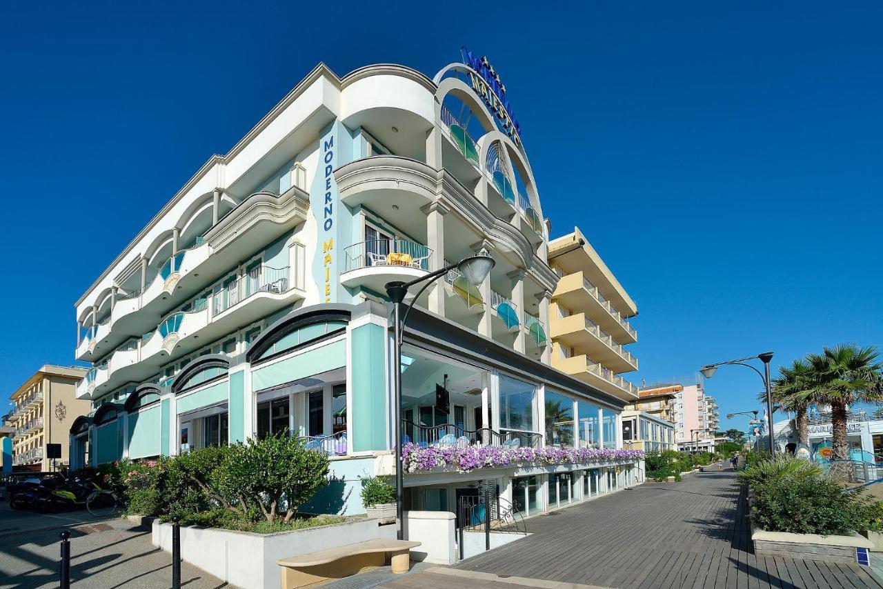 Hotel Moderno Majestic 4*